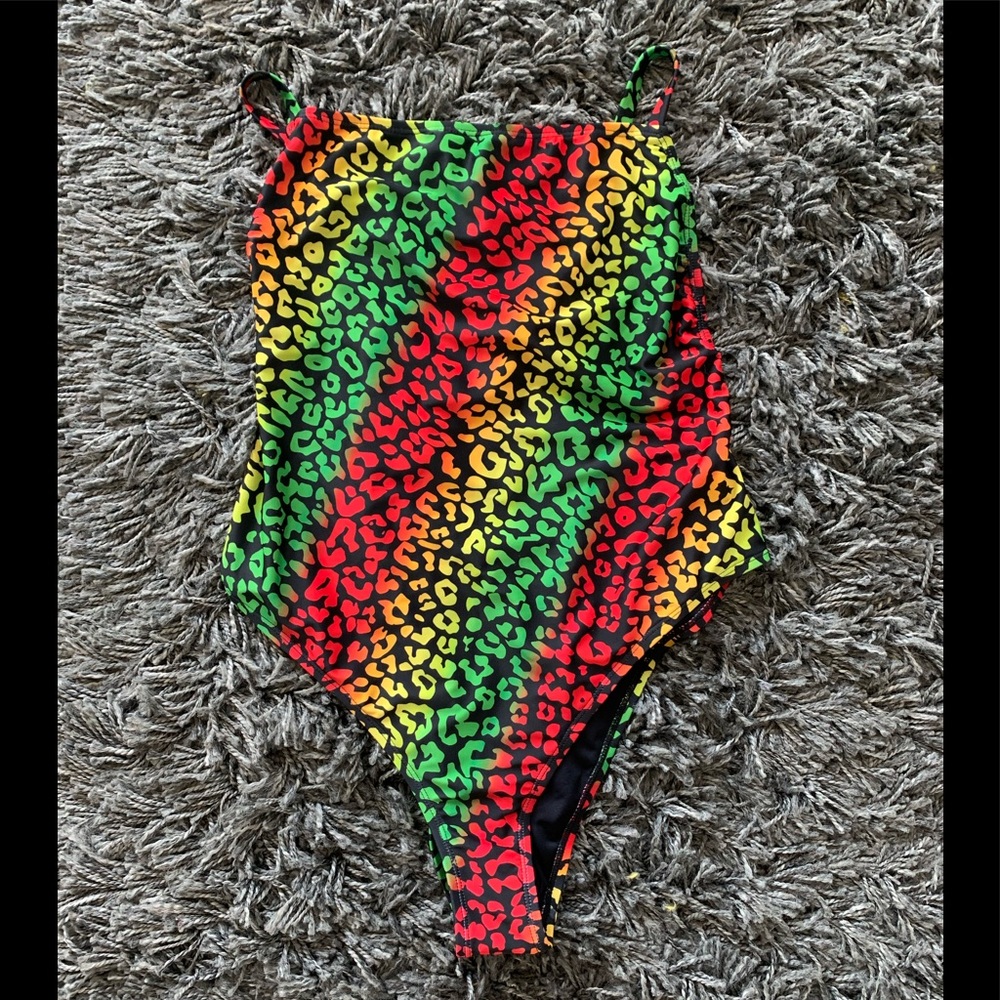 LAST ONE‼️ Leopard Print Plus Swimsuit - Picture 5 of 7